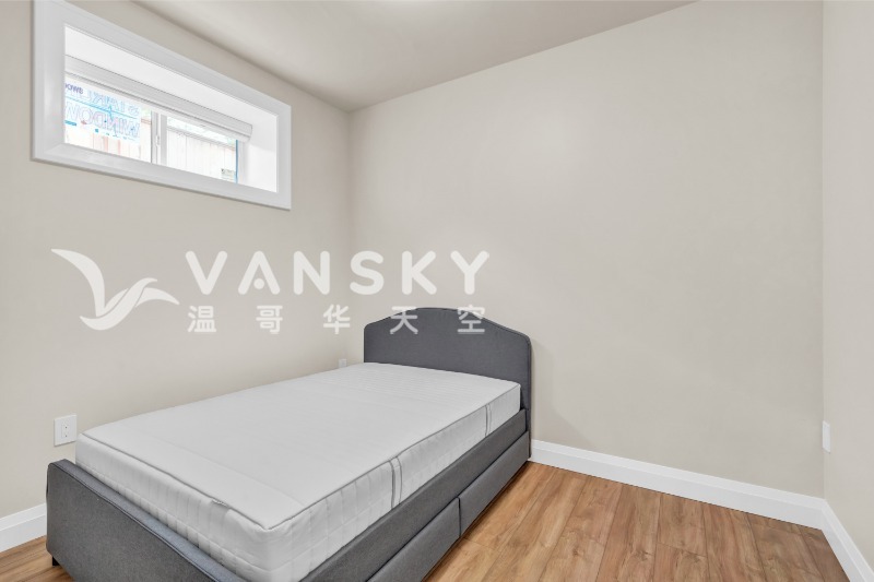 250406191253_2473 W 16th 12.jpg